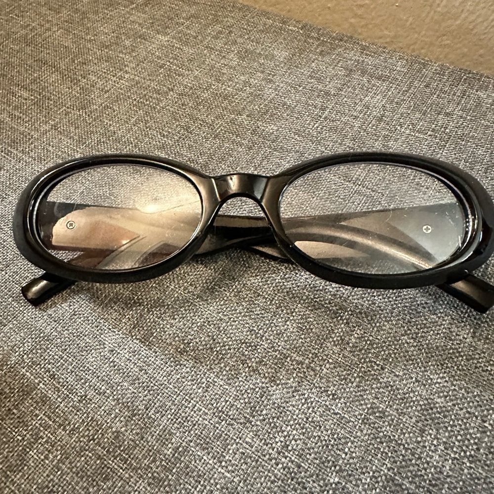 Elegant Black Oval Women's Glasses